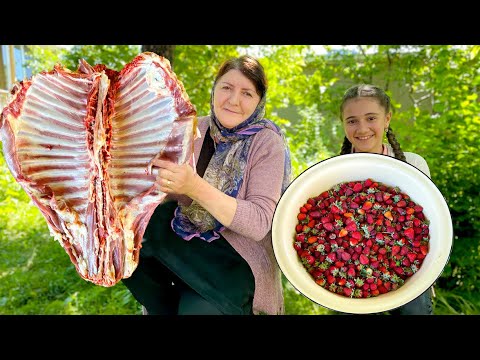 Видео: Бабушка приготовила Хрустящий наполеон-кебаб из бараньих ребрышек! Повторите рецепт!