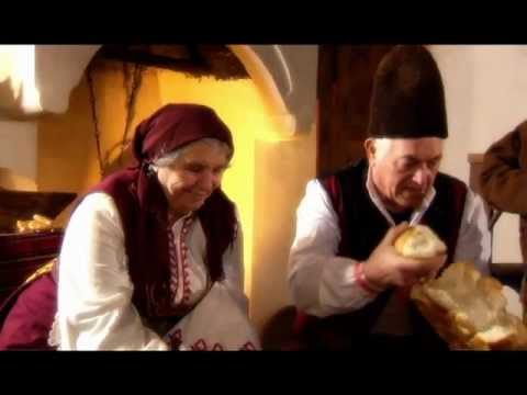 Видео: Радостина Йовкова и Емил Тенев/Radostina Yovkova & Emil Tenev "Коледарска китка"/"Koledarska kitka"