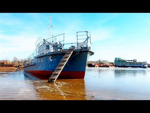 Видео: Будни речника. Теплоход "Горизонт". пгт.Краснозатонский. г.Сыктывкар. Республика Коми.