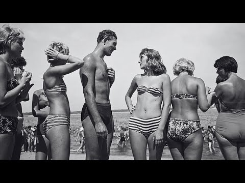 Видео: 📷 Так не жили в СССР: 50 снимков из СССР, которые покажут вам прошлое без прикрас