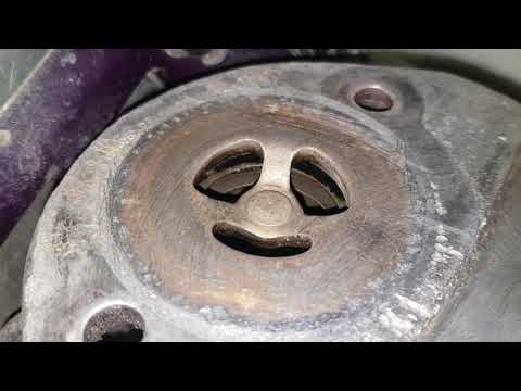 Видео: Renault Premium DXI, замена прокладок выпускногого коллектора,  и теплообменника.