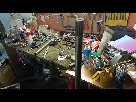 Видео: Как открутить гайку пиньона и зафиксировать вал?