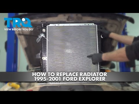 Видео: Как заменить радиатор Ford Explorer 1995-2001