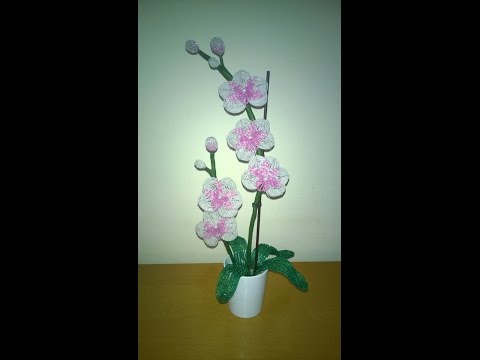 Видео: Орхидея из бисера. Часть 1 - Цветок. Orchid