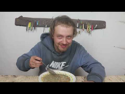 Видео: КУХНЯ ОТШЕЛЬНИКА!!!! Гречневый суп с куриным фаршем.