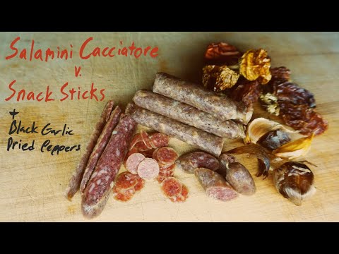Видео: Палочки с черным чесноком и перцем хабанеро (2 варианта) | Celebrate Sausage S06E03