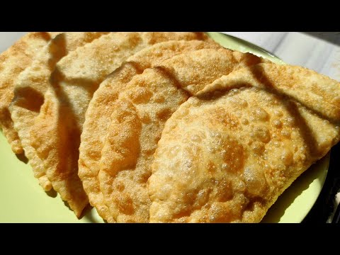 Видео: МУКА+ВОДА. Пузырчатые сочные и нежные ЧЕБУРЕКИ