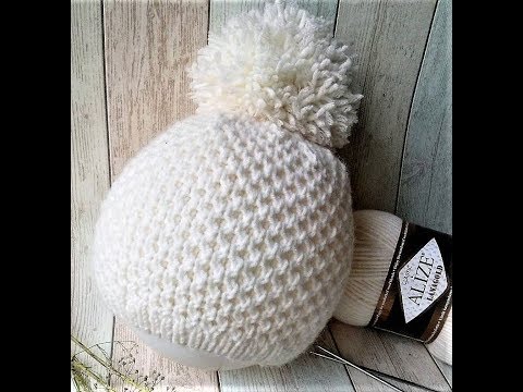 Видео: Хит этого года-вяжем для себя любимой.Шапка спицами красивым узором с меховым помпоном