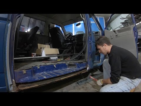 Видео: Volkswagen Transporter T4. Ржавчина на совести и под Раптором