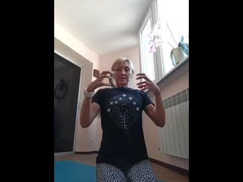 Видео: Аштанга йога, разбираем асаны первой последовательности. Часть 1.