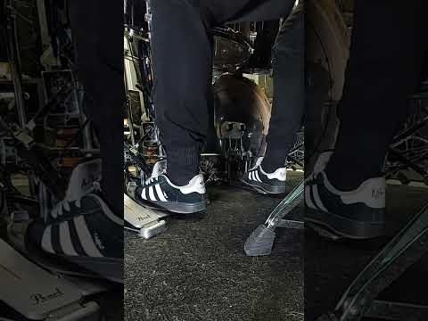 Видео: 😈МЕДЛЕННЫЙ РАЗБОР ПАРТИИ БОЧЕК В ТРЕКЕ BECOMING У ГРУППЫ PANTERA 😈 #pantera #becoming