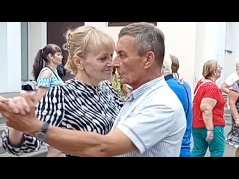 Видео: 18.08.24г. Я ПЬЯНЕЮ ОТ ЛЮБВИ...   Виктор Могилатов, Звучит на танцплощадке в Гомельском парке