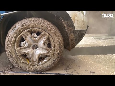 Видео: Глубокая очистка раздавленного внедорожного джипа 4x4 Чистка двигателя! Как помыть грязную машину?
