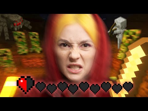 Видео: ПЕРВАЯ ЖЕНЩИНА-МАЙНКРАФТЕР💁‍♀️ | Выжить В Майнкрафт #1