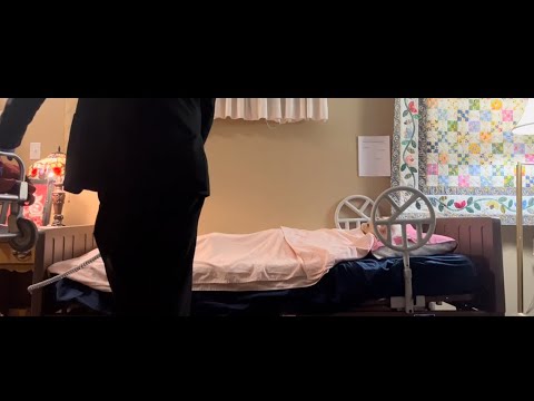 Видео: Перемещение умершего в доме престарелых