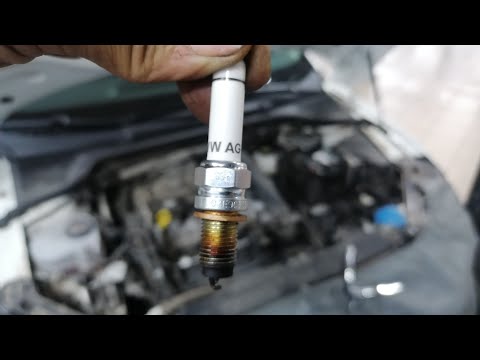 Видео: Skoda Octavia A8, Octavia IV (NX) 1,4 DJKA замена свечей зажигания.