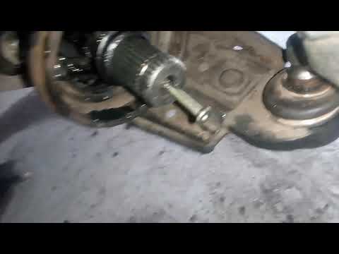 Видео: Как быстро и легко снять наружний ШРУС Ауди 80