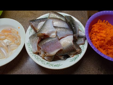 Видео: Консервы из речной рыбы без банок Самый простой и вкусный способ  Солю икру плотвы
