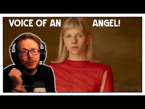 Видео: Реакция басиста на песню Aurora — When the Dark Dresses Lightly