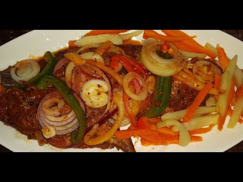 Видео: Рыба, тушеная целиком в коричневом соусе (пасхальное блюдо)