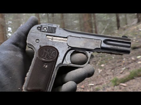 Видео: ОФИГЕТЬ, склон РЕАЛЬНО усыпан пистолетами!  WW2.