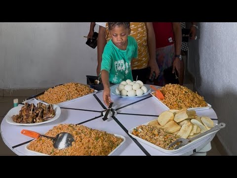 Видео: САМЫЙ СМЕШНОЙ, ИНТЕРЕСНЫЙ И ОЧЕНЬ ЗАБАВНЫЙ ЧЕЛЛЕНДЖ «ВРАЩАЙ И СЪЕШЬ ЛЮБИМУЮ ЕДУ» — подпишись