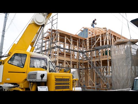 Видео: Процесс сборки каркаса дома в Японии! Сборка всего за один день опытными плотниками