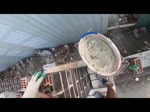 Видео: Кладка столбов. Винзилинский кирпич. Как выложить столбы в один уровень! Кладка кирпича.