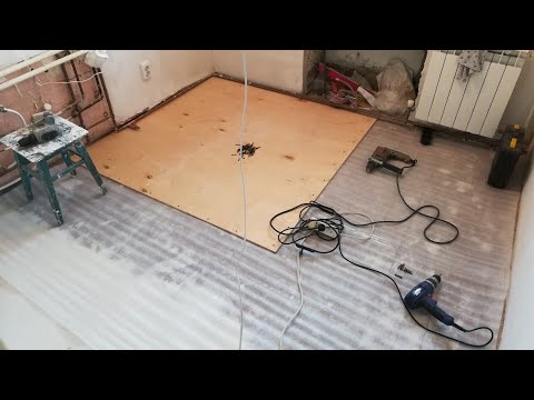 Видео: Как постелить фанеру на кривой пол. Выравнивание деревянного пола.