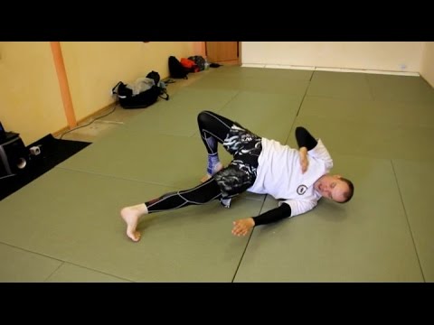Видео: Самостраховка при падении. (UKEMI WAZA)