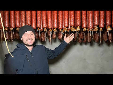 Видео: ВОТ КАК ДЕЛАЮТ ДОМАШНЮЮ КОЛБАСУ В ДЕРЕВНЕ!