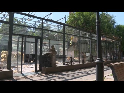 Видео: Незаконные постройки сносят в Шымкенте