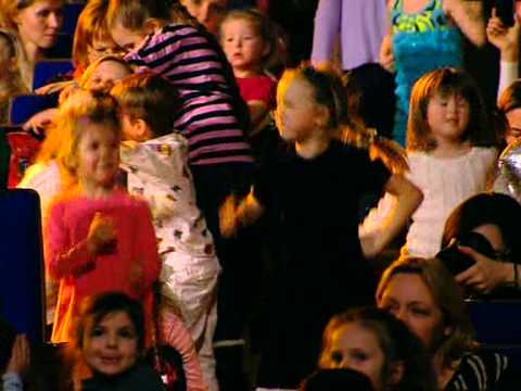 Видео: Ансамбль "Семицветик" - Хомяки (2012, концерт "5 лет Детскому радио)