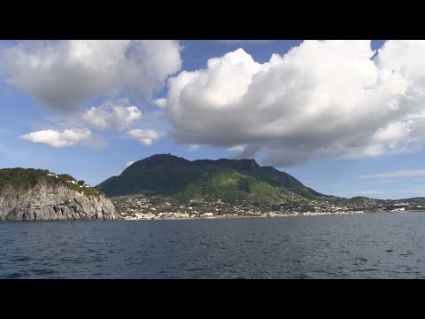 Видео: ИСКЬЯ ОСТРОВ, НА КОТОРЫЙ ХОЧЕТСЯ ВОЗРАЩАТЬСЯ ВСЕГДА.  ИТАЛИЯ НЕАПОЛИТАНСКИЙ ЗАЛИВ TV-MIX МОСКОВИТ
