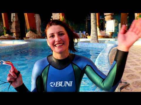 Видео: Как правильно надевать гидрокостюм