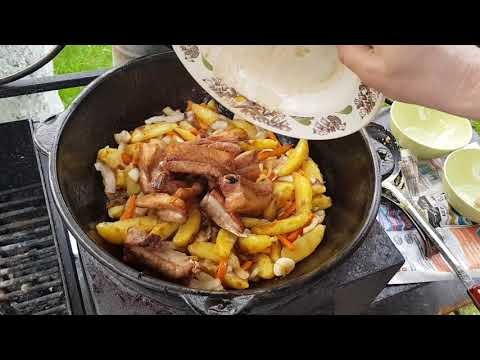 Видео: Свиные ребрышки с овощами в казане.