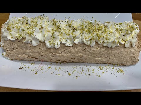 Видео: МЕРЕНГОВЫЙ РУЛЕТ. СНОХА ГОТОВИТ