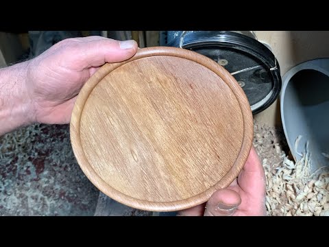 Видео: Ричард Раффан вытачивает тарелку из бревна.