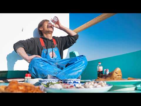 Видео: Готовя акулу по-японски на лодке, я понял, что она на самом деле вкусная
