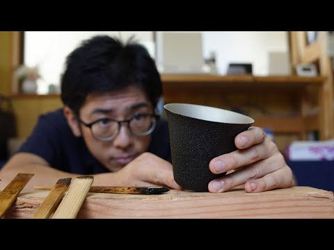 Видео: Японский мастер - полупостоянные бумажные стаканчики!? Отличный процесс лакового покрытия