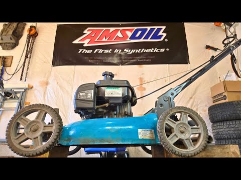 Видео: Как хранить газонокосилку зимой и быть готовым к следующей весне!