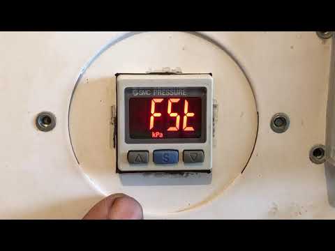 Видео: Настраиваем реле вакуума SMC ise30a / zse30a  на вакуумном прессе для переклейки дисплеев