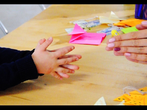 Видео: Музична пальчикова гра "В морі живе дельфін"! Fingerplay for kids!