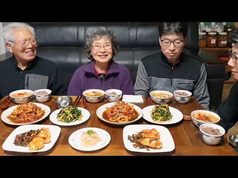Видео: Домашняя еда - лучшая! Прохладный и пряный Dongtae Jjigae mukbang (рецепт)