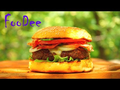 Видео: Рецепт бургера на УГЛЯХ ☆ Готовим ВКУСНЕЙШИЙ гамбургер дома