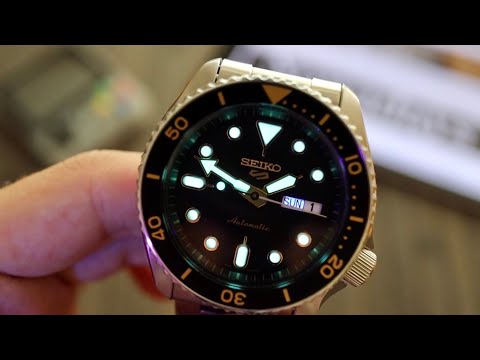 Видео: Зачем Tudor Black Bay, когда есть Seiko 5? | Обзор часов Seiko 5 Sports SRPD57K1 на калибре 4R36A