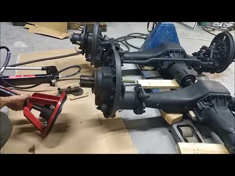 Видео: Съемник ступичных фланцев Unimog 404