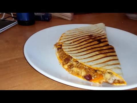 Видео: Самая вкусная Кесадилья с говяжим фаршем,  фасолью и кукурузой
