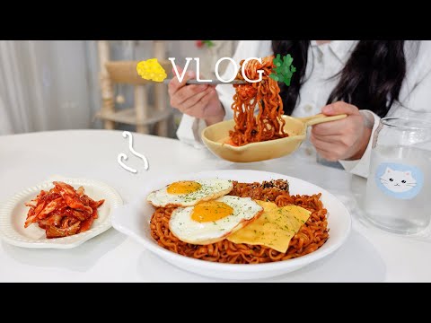 Видео: SUB) Испекла брауни-кирпичики 🍫, приготовила рисовый торт с полынью 🌿, навестила бабушку