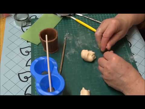 Видео: МК БАБА Яга из  сахарной мастики  ч 1